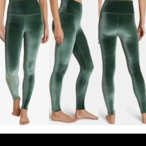 Beyond Yoga Velvet Motion High Wasted Midi Legging Size Small Green - Picture 1 of 6